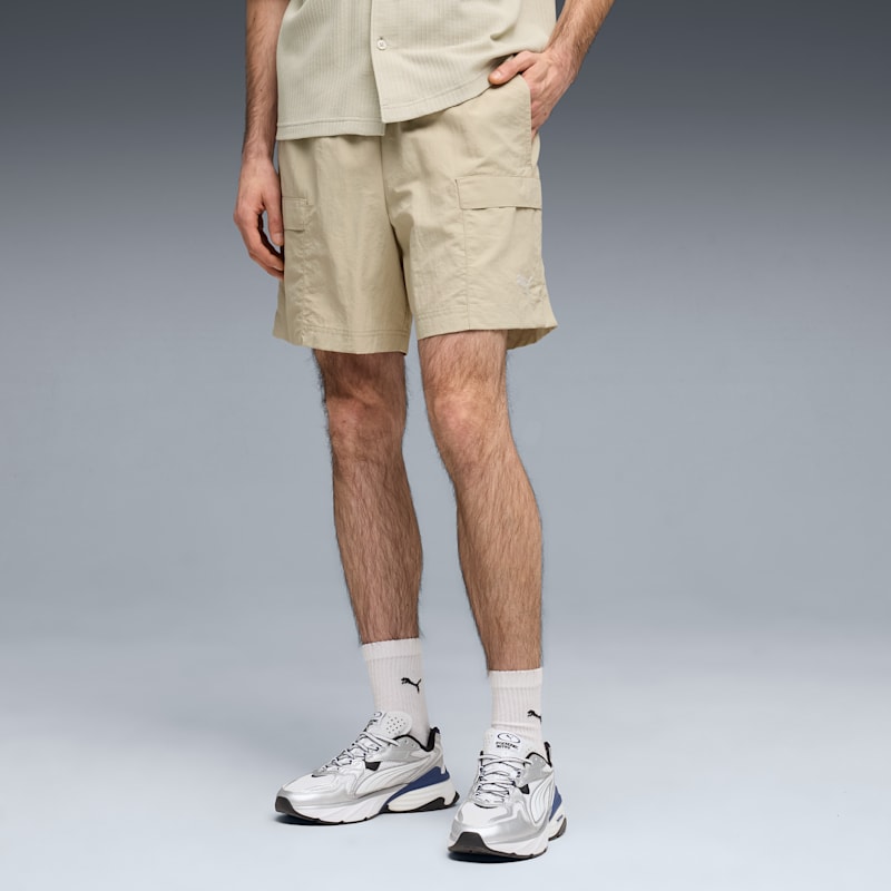 WARDROBE ESSENTIALS Men's Relaxed 6" Cargo Shorts - Image 2